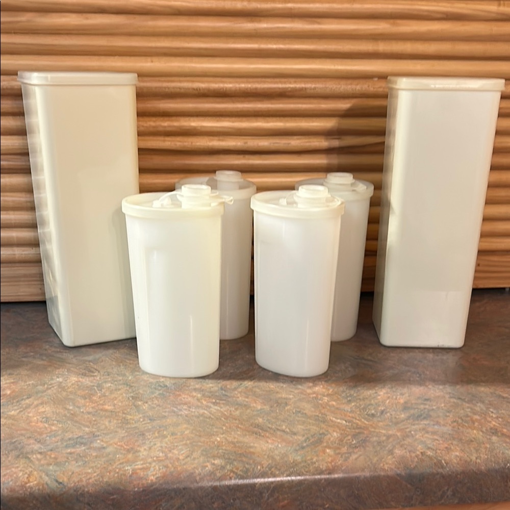 EUC Tupperware Cream Storage Solution